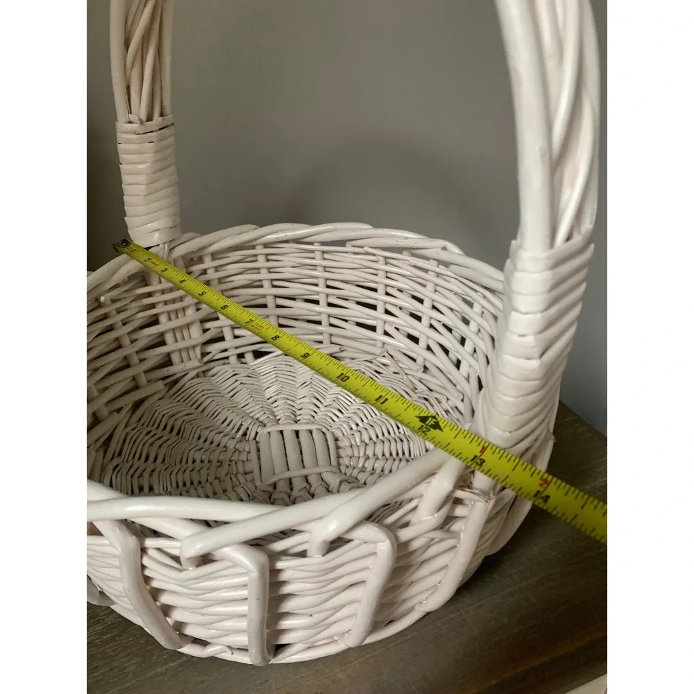 Vintage Off White Woven Wicker Basket with Handle Cottagecore Farmhouse Decor